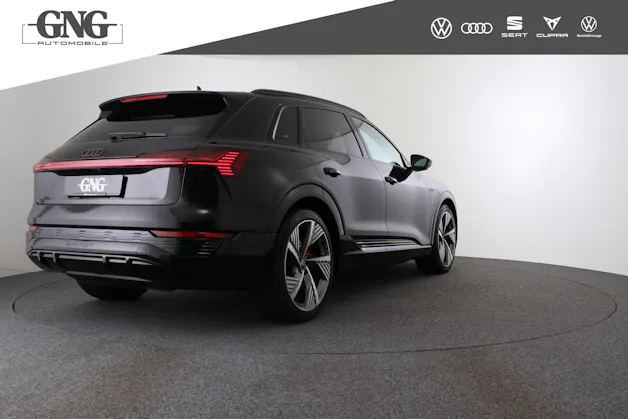 Audi Q8 55 e-tron Black Edition quattro