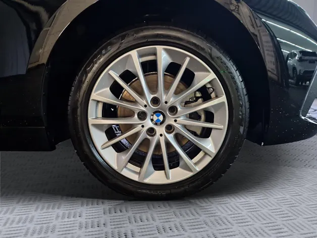 BMW 118i Essential Edition Steptronic