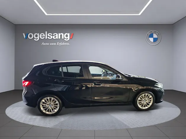 BMW 118i Essential Edition Steptronic