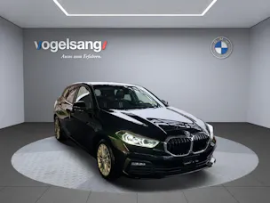 BMW 118i Essential Edition Steptronic