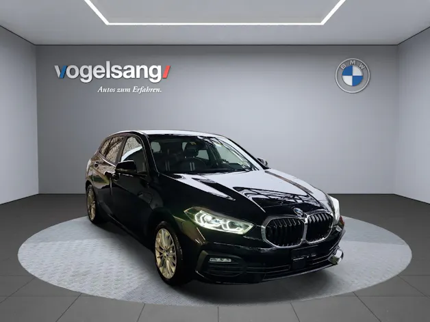 BMW 118i Essential Edition Steptronic
