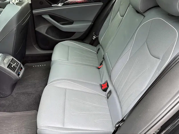VW Passat Variant 2.0 TDI evo Elegance DSG
