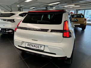 Renault R5 E-TECH 100% ELECTRIC iconic five 150PS Comfort Range
