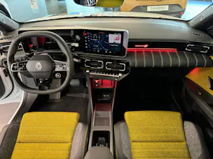 Renault R5 E-TECH 100% ELECTRIC iconic five 150PS Comfort Range