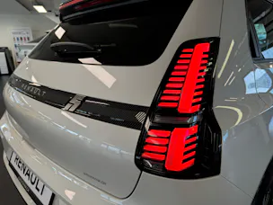 Renault R5 E-TECH 100% ELECTRIC iconic five 150PS Comfort Range