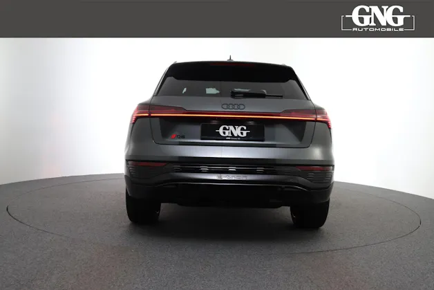 Audi Q8 55 e-tron Black Edition quattro