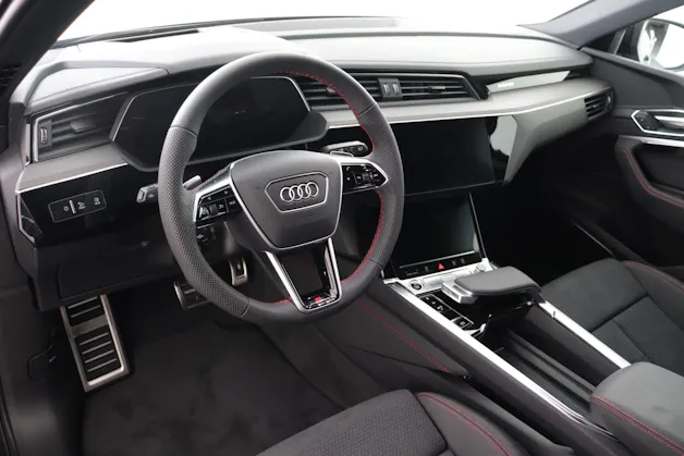 Audi Q8 55 e-tron Black Edition quattro
