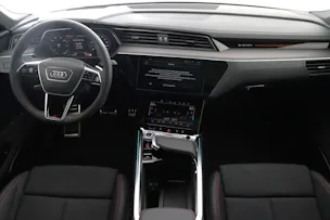 Audi Q8 55 e-tron Black Edition quattro
