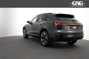 Audi Q8 55 e-tron Black Edition quattro