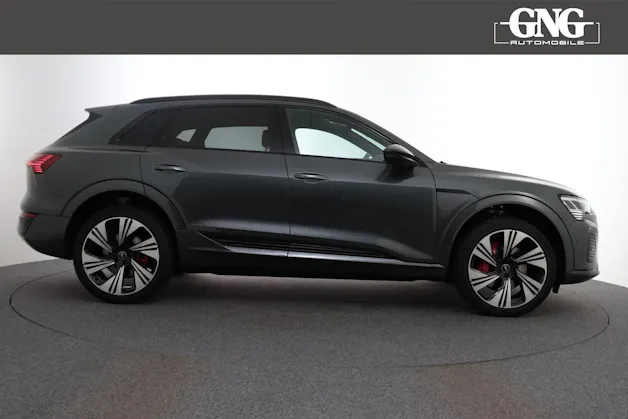 Audi Q8 55 e-tron Black Edition quattro