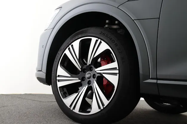 Audi Q8 55 e-tron Black Edition quattro