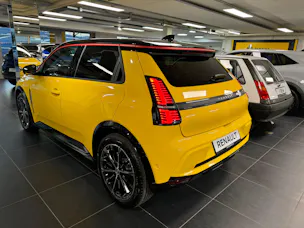 Renault R5 E-TECH 100% ELECTRIC iconic five 150PS Comfort Range