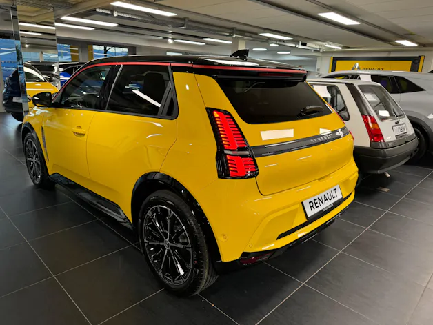 Renault R5 E-TECH 100% ELECTRIC iconic five 150PS Comfort Range