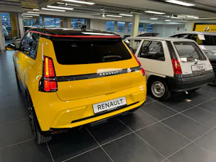 Renault R5 E-TECH 100% ELECTRIC iconic five 150PS Comfort Range