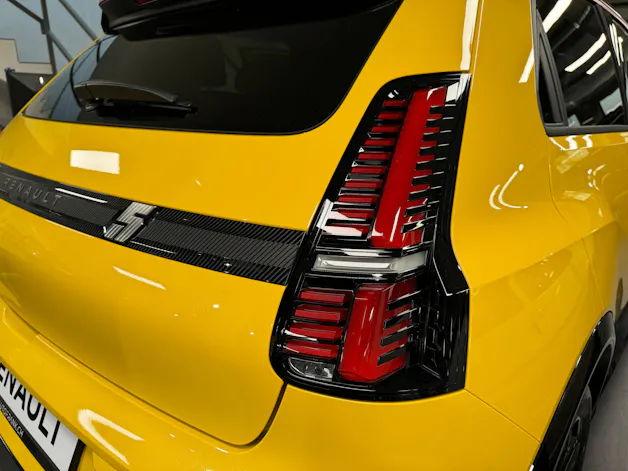 Renault R5 E-TECH 100% ELECTRIC iconic five 150PS Comfort Range
