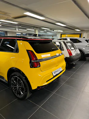 Renault R5 E-TECH 100% ELECTRIC iconic five 150PS Comfort Range