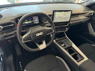 Dacia BIGSTER journey hybrid 155