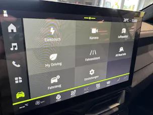Dacia BIGSTER journey hybrid 155