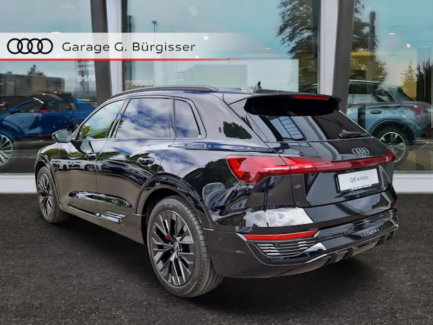 Audi Q8 50 e-tron Black Edition quattro Mythosschwarz Metallic