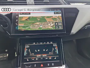 Audi Q8 50 e-tron Black Edition quattro Mythosschwarz Metallic