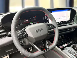 Audi A6 Avant TFSI quattro 270 kW S tronic Mythosschwarz Metallic