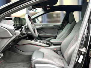 Audi A6 Avant TFSI quattro 270 kW S tronic Mythosschwarz Metallic