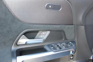 Mercedes-Benz EQB 300 AMG Line 4MATIC