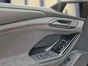 Audi S6 Avant e-tron quattro Mythosschwarz Metallic