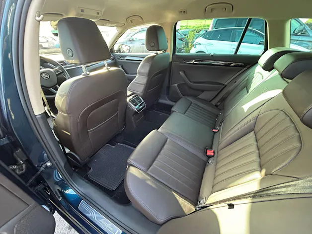 Škoda Superb Combi 2.0 TSI L&K DSG 4x4