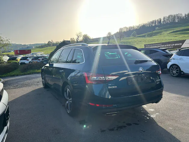 Škoda Superb Combi 2.0 TSI L&K DSG 4x4