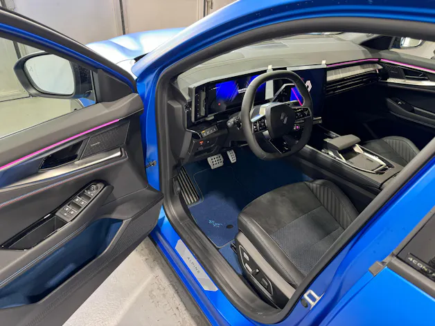 Renault RAFALE HYBRID E-TECH Atelier Alpine hyper hybrid E-Tech 4x4 300PS plug-in