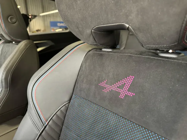 Renault RAFALE HYBRID E-TECH Atelier Alpine hyper hybrid E-Tech 4x4 300PS plug-in