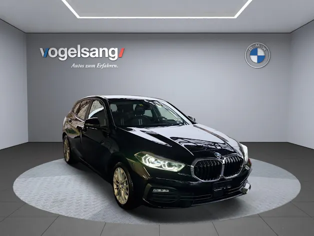 BMW 118i Essential Edition Steptronic