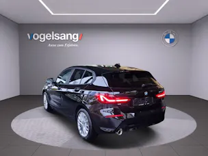 BMW 118i Essential Edition Steptronic