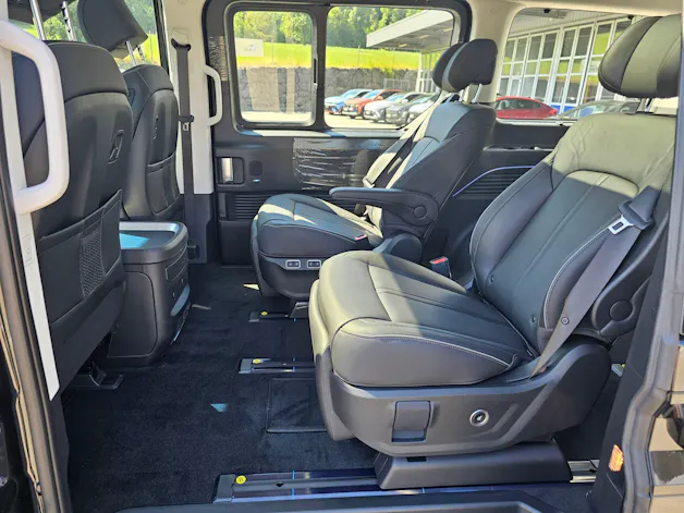 Hyundai Staria Premium 1.6 T-GDi HEV Vertex A