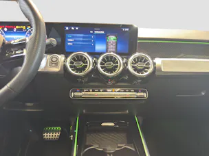 Mercedes-Benz GLB 220 AMG Line 4MATIC