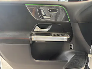 Mercedes-Benz GLB 220 AMG Line 4MATIC