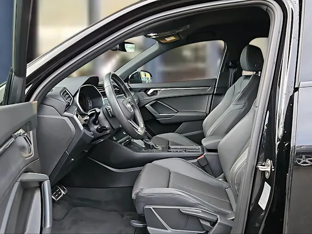 Audi Q3 Sportback 35 TFSI S line Attraction S-tronic Mythosschwarz Metallic