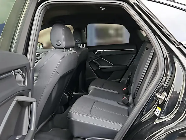 Audi Q3 Sportback 35 TFSI S line Attraction S-tronic Mythosschwarz Metallic