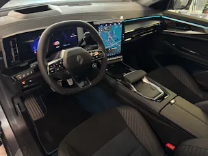 Renault RAFALE HYBRID E-TECH Atelier Alpine hyper hybrid E-Tech 4x4 300PS plug-in