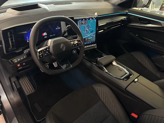 Renault RAFALE HYBRID E-TECH Atelier Alpine hyper hybrid E-Tech 4x4 300PS plug-in