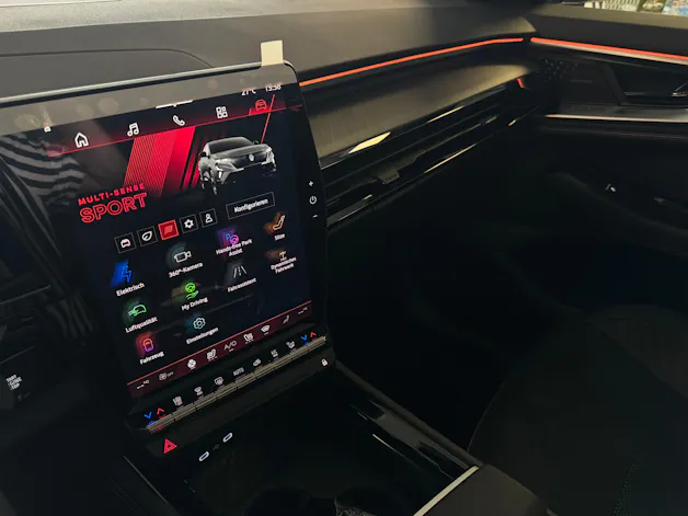 Renault RAFALE HYBRID E-TECH Atelier Alpine hyper hybrid E-Tech 4x4 300PS plug-in
