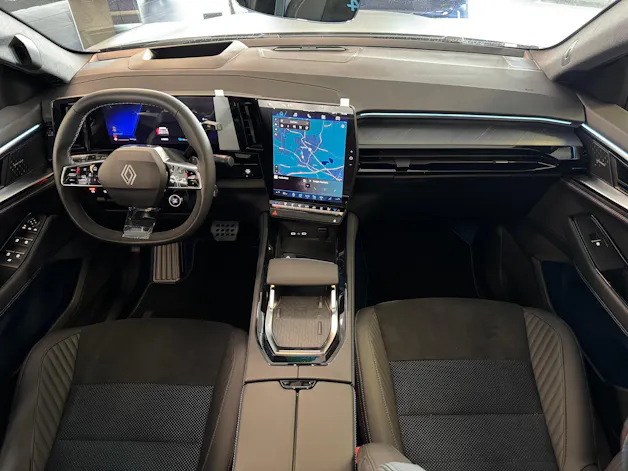 Renault RAFALE HYBRID E-TECH Atelier Alpine hyper hybrid E-Tech 4x4 300PS plug-in