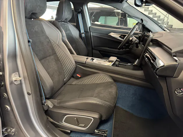 Renault RAFALE HYBRID E-TECH Atelier Alpine hyper hybrid E-Tech 4x4 300PS plug-in