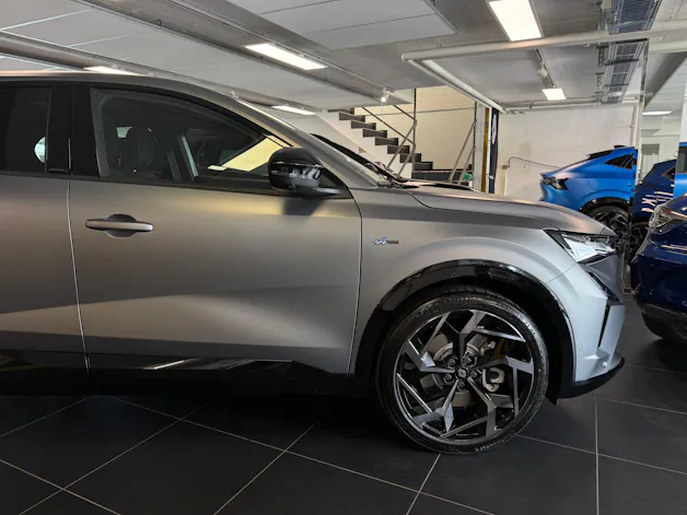 Renault RAFALE HYBRID E-TECH Atelier Alpine hyper hybrid E-Tech 4x4 300PS plug-in