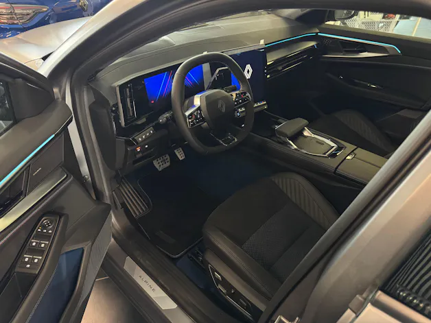 Renault RAFALE HYBRID E-TECH Atelier Alpine hyper hybrid E-Tech 4x4 300PS plug-in