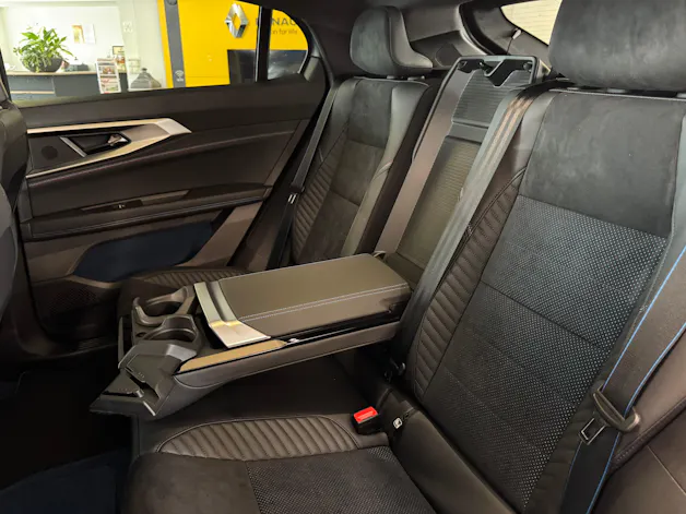 Renault RAFALE HYBRID E-TECH Atelier Alpine hyper hybrid E-Tech 4x4 300PS plug-in