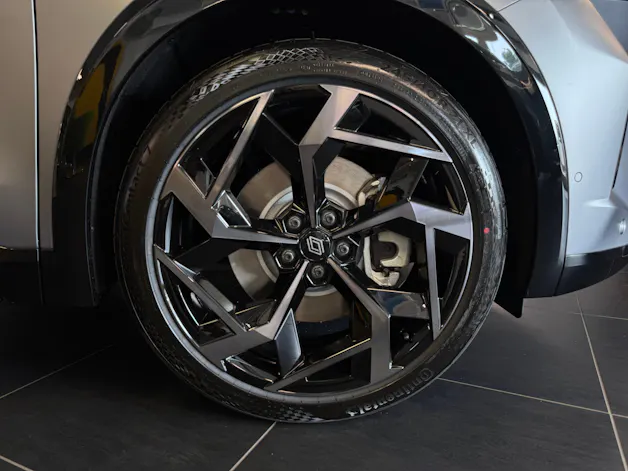 Renault RAFALE HYBRID E-TECH Atelier Alpine hyper hybrid E-Tech 4x4 300PS plug-in