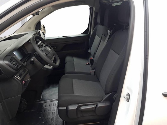 Vehicle image 8 Vehicle image 8