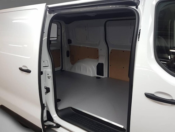 Vehicle image 10 Vehicle image 10